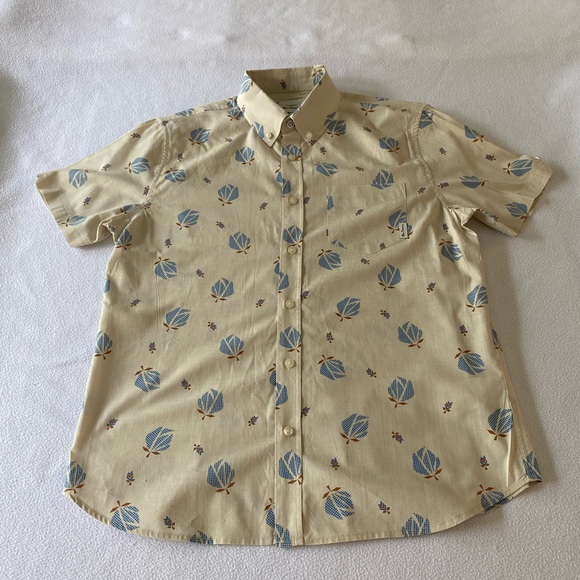 Ben Sherman Shirt Men’s Medium Beige w Blue Floral Print Short Sleeve Cotton # - Picture 2 of 10